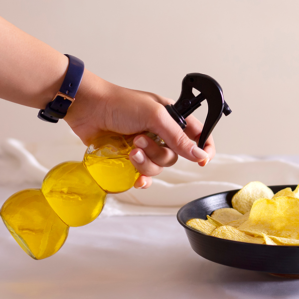 تصویر روغن ریز امگا درب اسپری از برند میس گلس