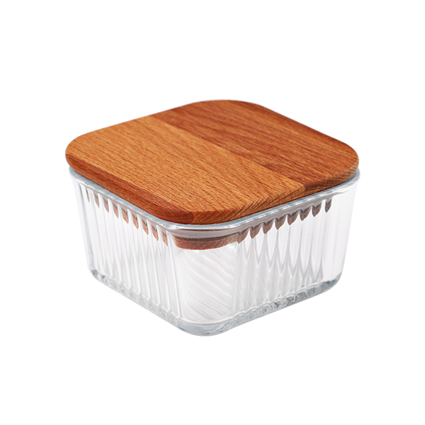 تصویر اردو خوری درب چوبی مربع