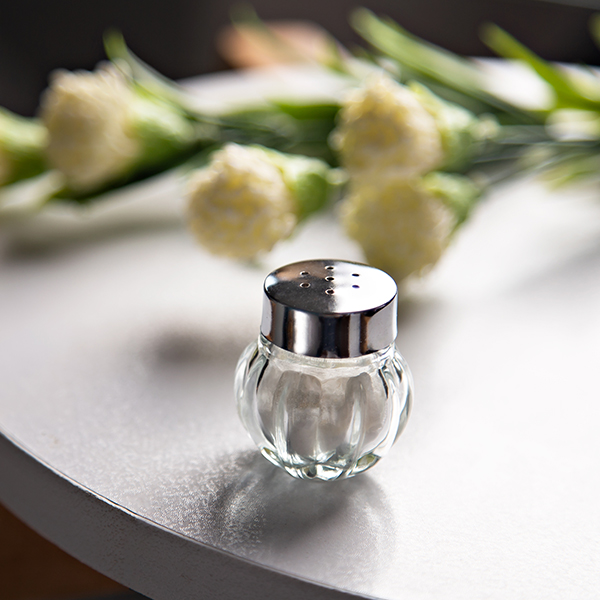 تصویر نمک پاش تپل میس گلس